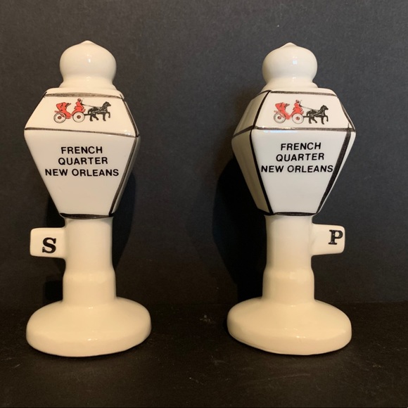 New Orleans French Quarter Salt & Pepper Shakers - Picture 1 of 8